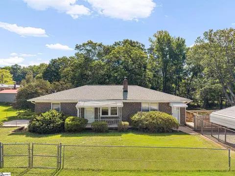 105 Salem Ct, Greenville, SC 29617