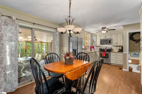Dining - 171 Venture Dr, Liberty, SC 29657 photo 2 of 3