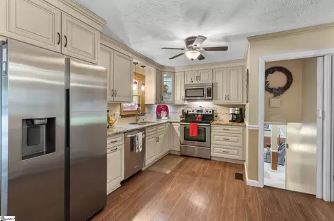 Kitchen - 171 Venture Dr, Liberty, SC 29657 photo 1 of 1