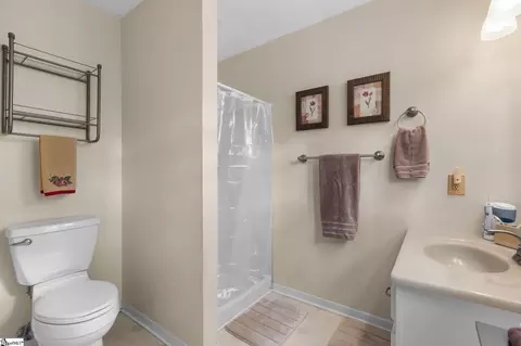 Bath - 171 Venture Dr, Liberty, SC 29657 photo 1 of 3