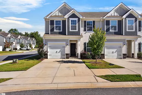 222 Paneer Ln, Taylors, SC 29687