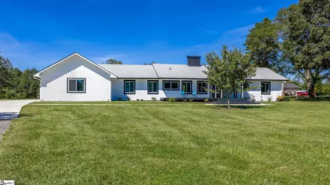 305 Waters Rd, Taylors, SC 29687