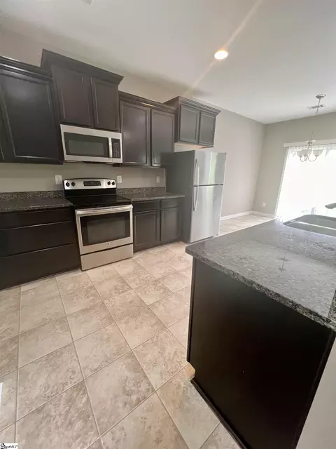 Kitchen - 454 Lynnell Way, Moore, SC 29369 photo 4 of 4