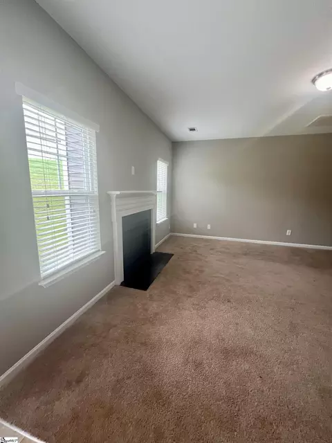 Living - 454 Lynnell Way, Moore, SC 29369 photo 1 of 2