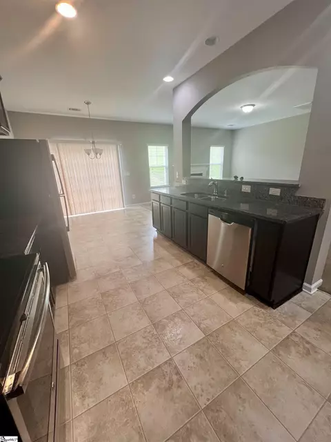 Kitchen - 454 Lynnell Way, Moore, SC 29369 photo 3 of 4