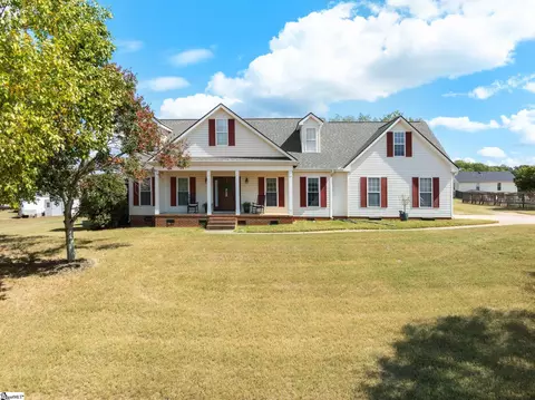 208 Legacy Farm Dr, Fountain Inn, SC 29644