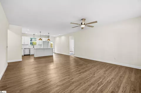 Living - 264 River St, Duncan, SC 29334 photo 1 of 5