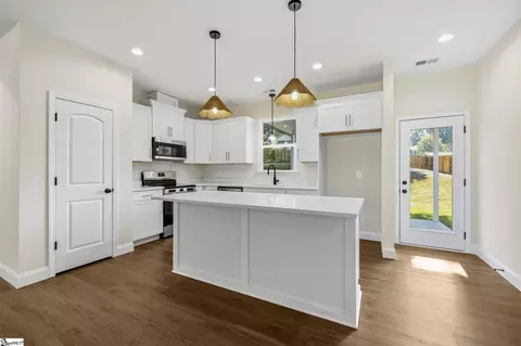 Kitchen - 264 River St, Duncan, SC 29334 photo 1 of 1