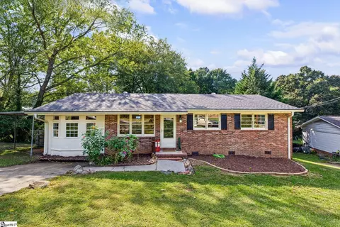 48 Carriage Dr, Greenville, SC 29609