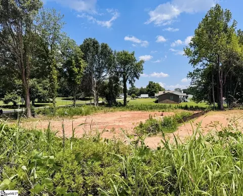 304 Shoreham Ln, Inman, SC 29349