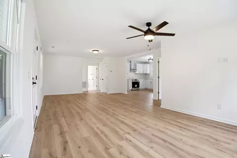Living - 23 Spring St, Pelzer, SC 29669 photo 2 of 5