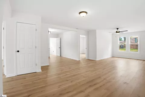 Living - 23 Spring St, Pelzer, SC 29669 photo 3 of 5