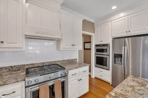 Kitchen - 1 Doeskin Hill Ln, Greer, SC 29650 photo 2 of 7