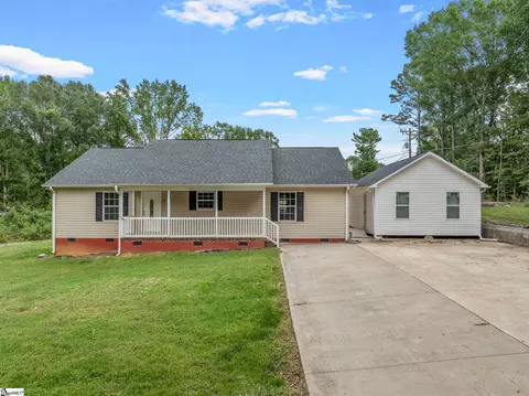 2001 Glennwood Hills Dr, Spartanburg, SC 29307