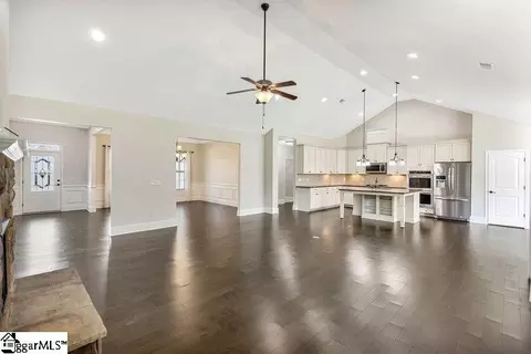 Living - 22 Vineyard Way, Anderson, SC 29622 photo 2 of 4