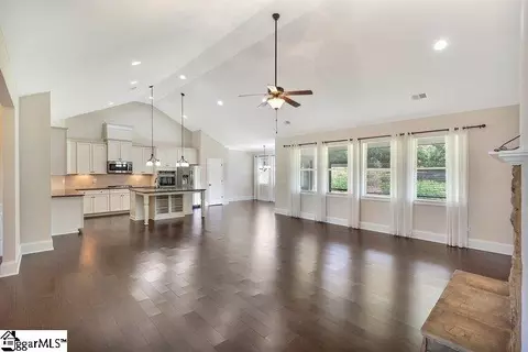 Living - 22 Vineyard Way, Anderson, SC 29622 photo 1 of 4