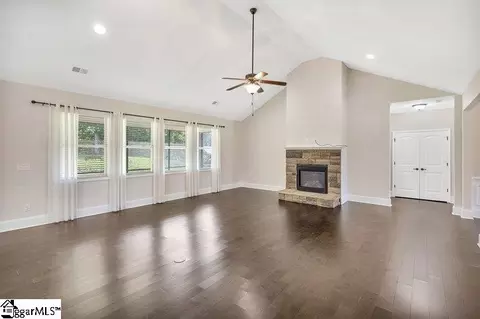 Living - 22 Vineyard Way, Anderson, SC 29622 photo 3 of 4