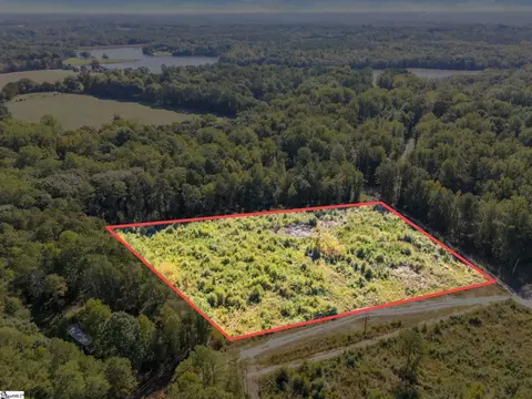 465 Willow Creek Dr, Gray Court, SC 29645