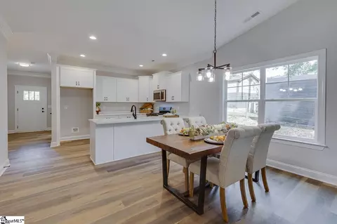 Dining - 110 N 6th St, Easley, SC 29640 photo 4 of 4