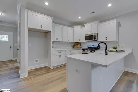 Kitchen - 110 N 6th St, Easley, SC 29640 photo 3 of 5