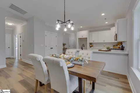 Dining - 110 N 6th St, Easley, SC 29640 photo 3 of 4