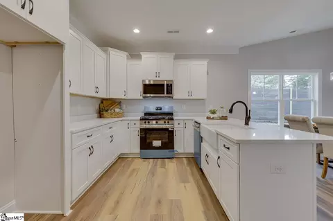 Kitchen - 110 N 6th St, Easley, SC 29640 photo 2 of 5