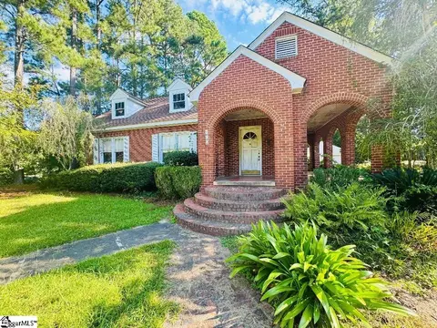 302 Chestnut St, Abbeville, SC 29620
