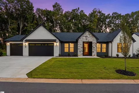 3 Inverrary Dr, Taylors, SC 29687