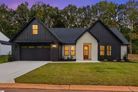 5 Inverrary Dr, Taylors, SC 29687