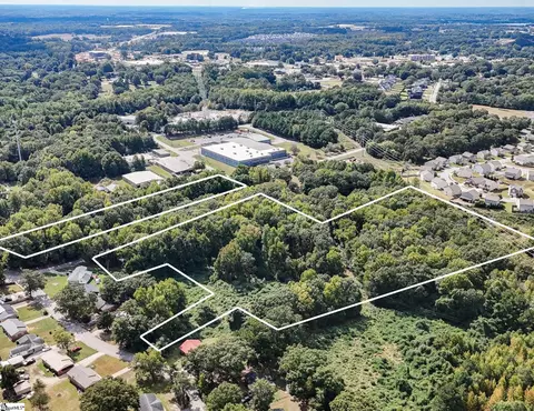100 Hollywood Dr, Fountain Inn, SC 29644
