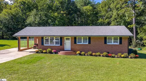 1007 E Northside Dr, Greenwood, SC 29649