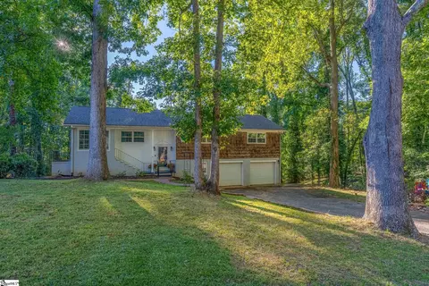 218 Lakewood Dr, Spartanburg, SC 29302