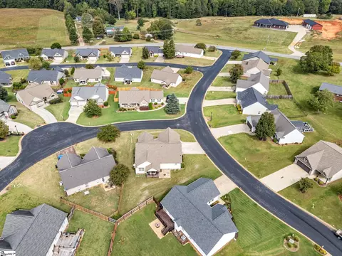 View/Area - 503 Cornucopia Ln, Inman, SC 29349 photo 6 of 8