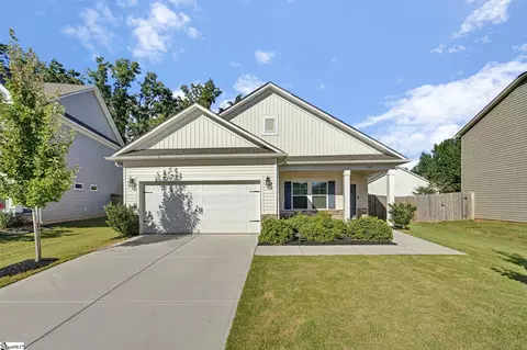 302 Videre Woods Ct, Piedmont, SC 29673