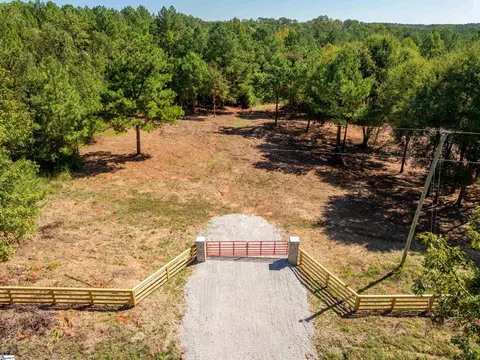 01 Oak Hill Rd, Belton, SC 29627