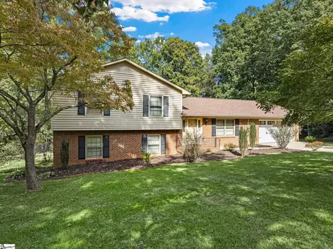 239 Briarcreek Dr, Spartanburg, SC 29301