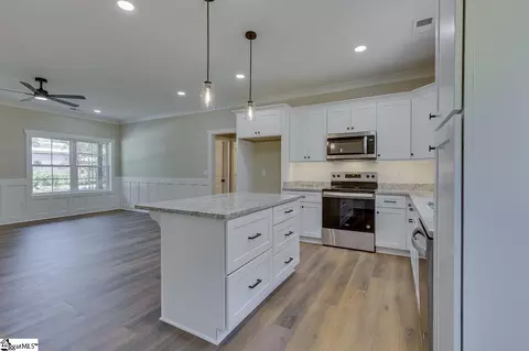 Kitchen - 105 Springview Dr, Anderson, SC 29625 photo 2 of 4