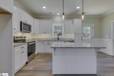 Kitchen - 105 Springview Dr, Anderson, SC 29625 photo 3 of 4