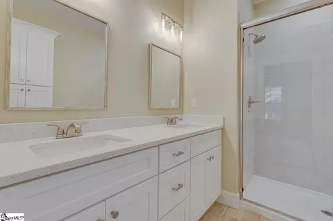 Bath - 105 Springview Dr, Anderson, SC 29625 photo 2 of 4