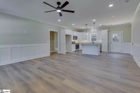 Living - 105 Springview Dr, Anderson, SC 29625 photo 1 of 4