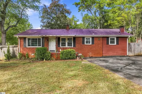 9 El Paso Dr, Greenville, SC 29617