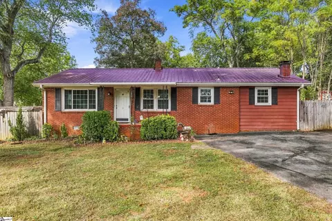 9 El Paso Dr, Greenville, SC 29617