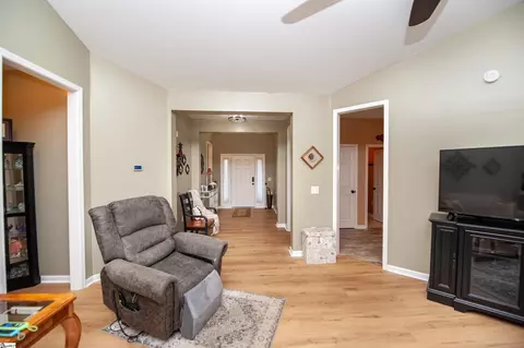 Entry Way - 341 Archway Dr, Moore, SC 29369 photo 2 of 3