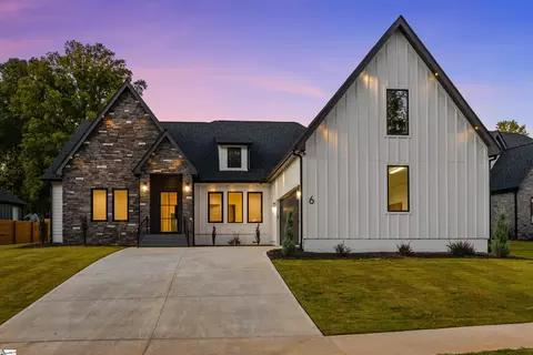 6 Aetna Springs Ct, Taylors, SC 29687