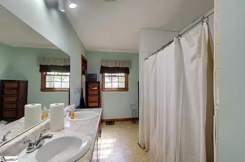 Bath - 103 Mcmanis Ln, Pickens, SC 29671 photo 2 of 2