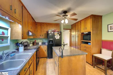 Kitchen - 103 Mcmanis Ln, Pickens, SC 29671 photo 2 of 2