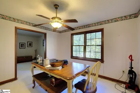 Dining - 103 Mcmanis Ln, Pickens, SC 29671 photo 1 of 2