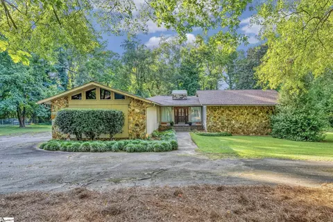 307 Seven Oaks Ln, Spartanburg, SC 29301