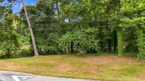 3 Balfer Dr, Greenville, SC 29615