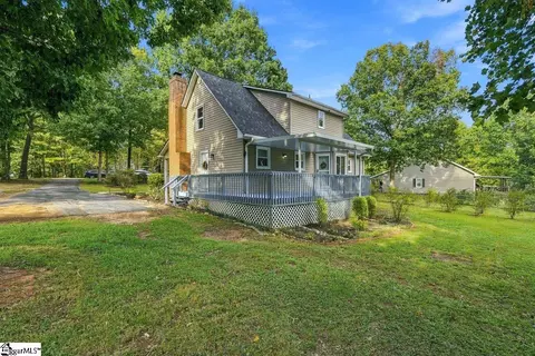 Exterior - 302 Hamilton Dr, Easley, SC 29640 photo 3 of 7